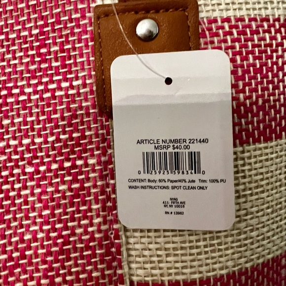 NWT embroidered beach bag. - Picture 2 of 4